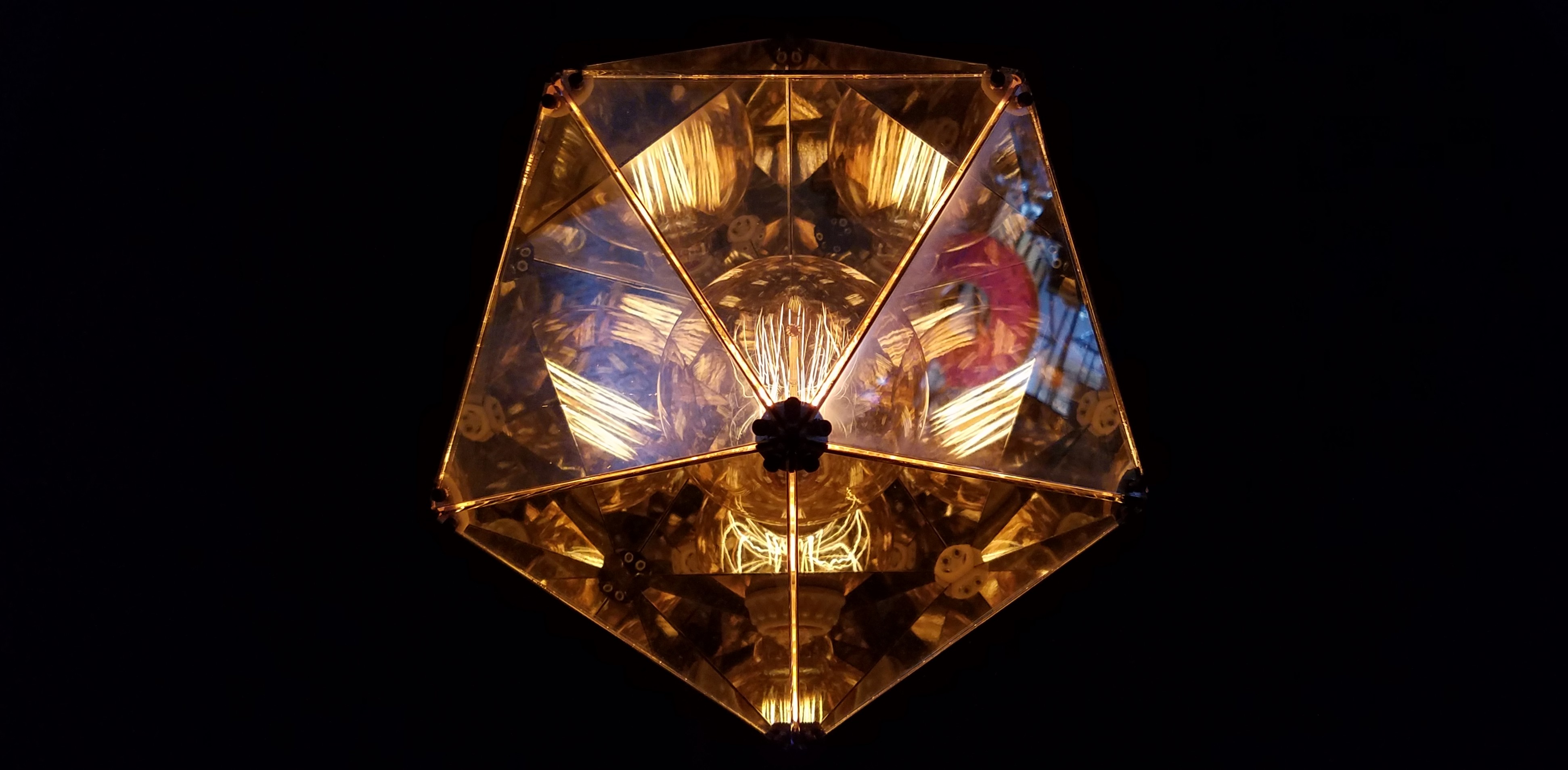 Image of a mirror lamp